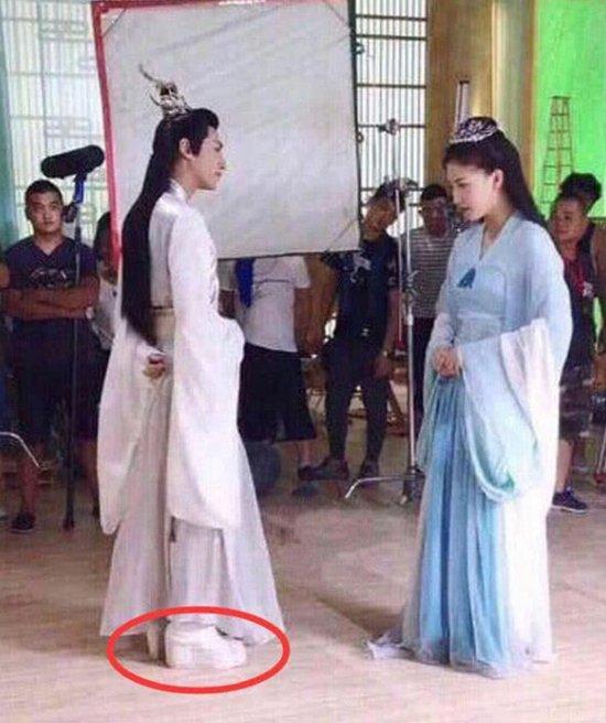 Ăn gian 20cm chiều cao đóng phim: Phạm Băng Băng, Triệu Lệ Dĩnh cũng dùng gạch xây nhà-10