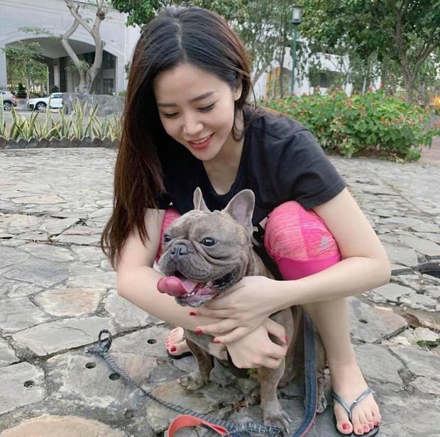 Thả nhẹ bức ảnh đầu xù tóc rối, em gái Ông Cao Thắng giật spotlight với nhan sắc đẹp bất chấp phấn son-4