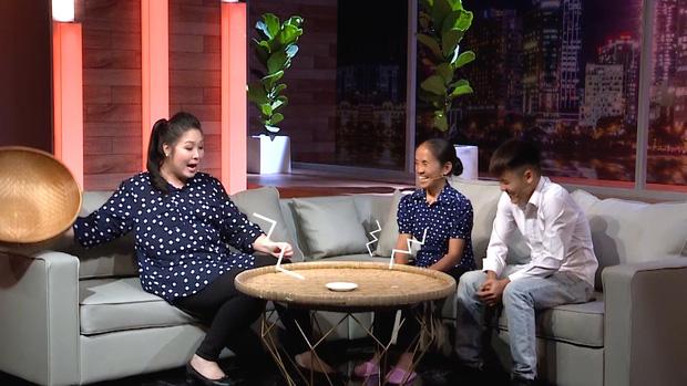 Gọi NSND Hồng Vân là cháu, bà Tân Vlog chữa ngượng ngay trên truyền hình khi biết mình kém tuổi-1