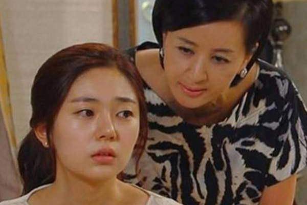 Phát hiện chồng làm bạn thân có bầu, bố mẹ chồng ghẻ lạnh vì muốn nhận cháu, cô gái quyết ly hôn dù mới cưới 2 tuần-3