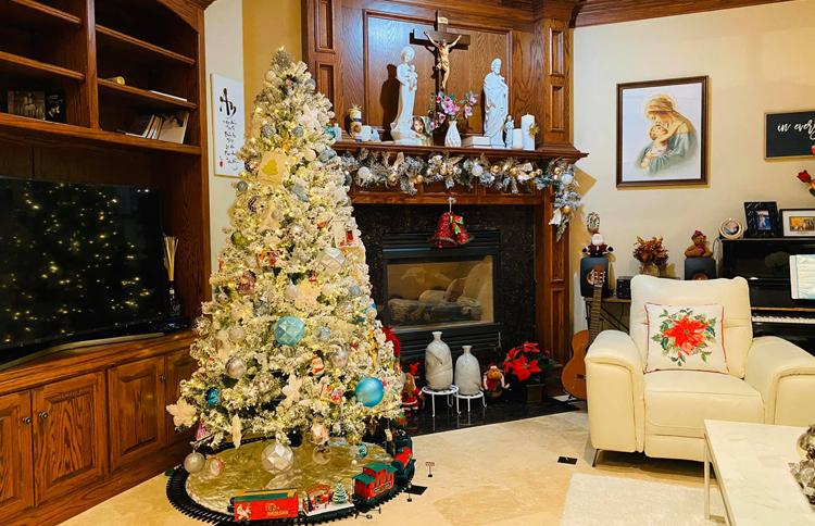 Sao Việt rộn ràng đón Giáng sinh bằng hàng ngàn khoảnh khắc ấm áp-19