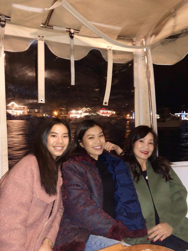 Sao Việt rộn ràng đón Giáng sinh bằng hàng ngàn khoảnh khắc ấm áp-20