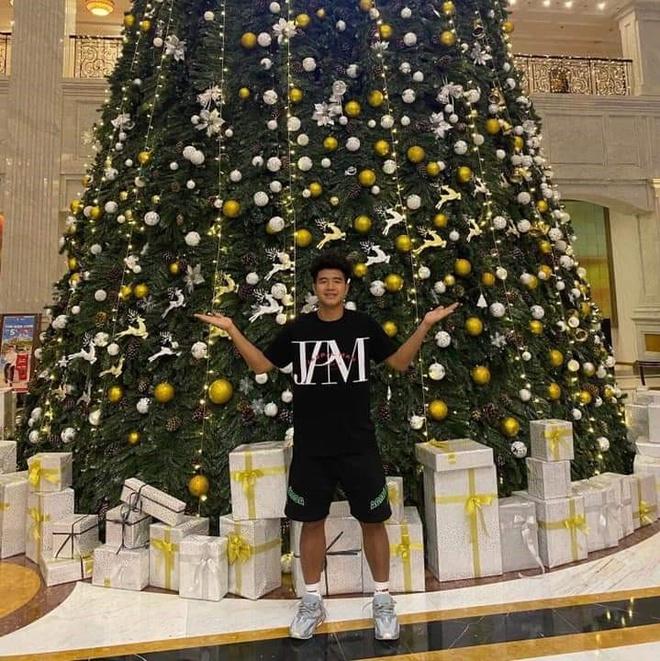 Hải Quế vui vẻ bên gia đình, Văn Hậu đón Giáng sinh đầu tiên ở Hà Lan-4