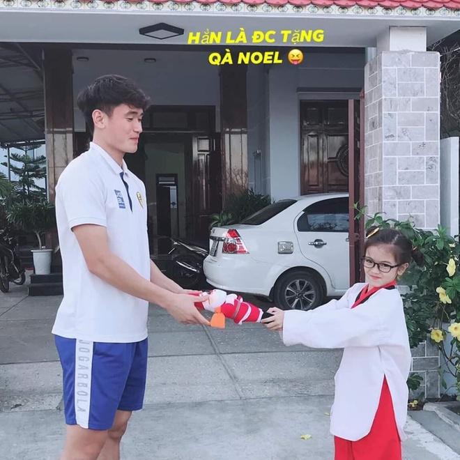 Hải Quế vui vẻ bên gia đình, Văn Hậu đón Giáng sinh đầu tiên ở Hà Lan-7