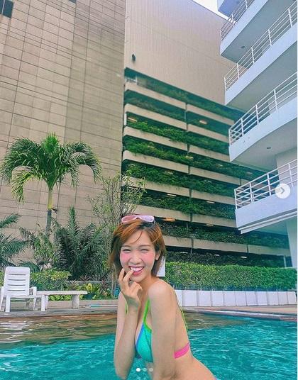 Noel nhưng lại là dịp hết Tiểu Vy, Nhật Hà đến Elly Trần khoe ảnh bikini bốc lửa-6