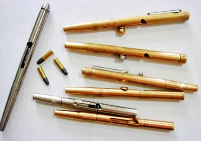 Bị chọc tức trên Facebook, nam thanh niên 17 tuổi bắn tình địch-1