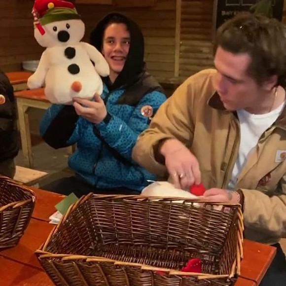 Harper cười không nhặt được miệng vì được gặp ông già Noel-5