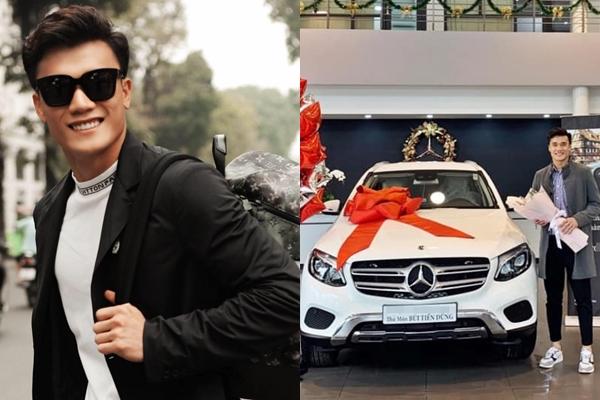 Bùi Tiến Dũng khoe ảnh mẹ khác nhất từ trước đến giờ, Đức Chinh bình luận đúng chuẩn con trai hiếu thảo-6