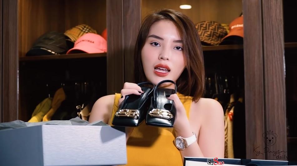 Kỳ Duyên đu theo trend đập hộp với những món hàng hiệu đắt giá sắm tại Hàn Quốc-3