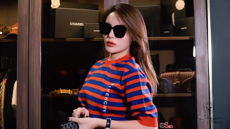 Kỳ Duyên đu theo trend đập hộp với những món hàng hiệu đắt giá sắm tại Hàn Quốc-13