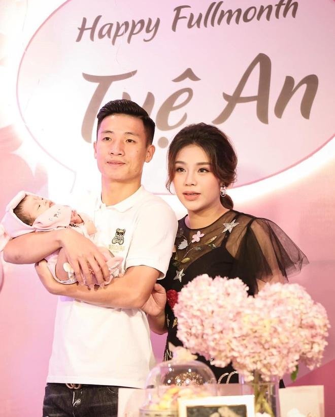 Con của cầu thủ, hot girl mới ra đời đã thành hot baby nổi tiếng mạng-2