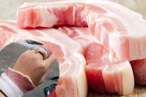 Giá thịt lợn tăng kỷ lục, dân Thái Lan đổ xô tìm mua thịt cá sấu-4