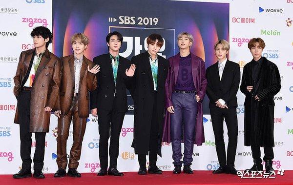 Loạt khoảnh khắc tương tác của BTS và bạn diễn nhí tại SBS Gayo Daejeon 2019 gây bão ầm ầm-1