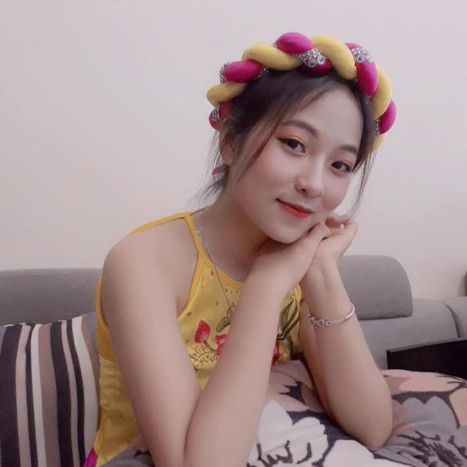 Hotgirl khai giảng và các nữ sinh THPT nổi tiếng trong năm 2019-2