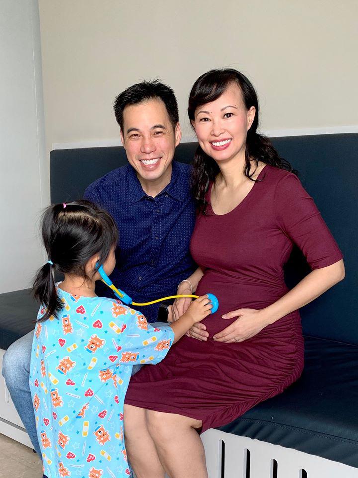 Khoe gia đình hạnh phúc đón Giáng sinh, Shark Linh - Thương Vụ Bạc Tỷ bị soi làm điều đặc biệt với con gái cả-4