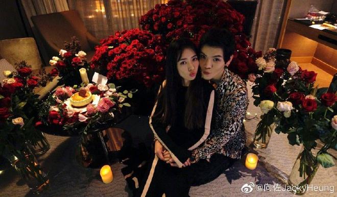 Hướng Tả - Quách Bích Đình kỷ niệm một năm phải lòng nhau-2