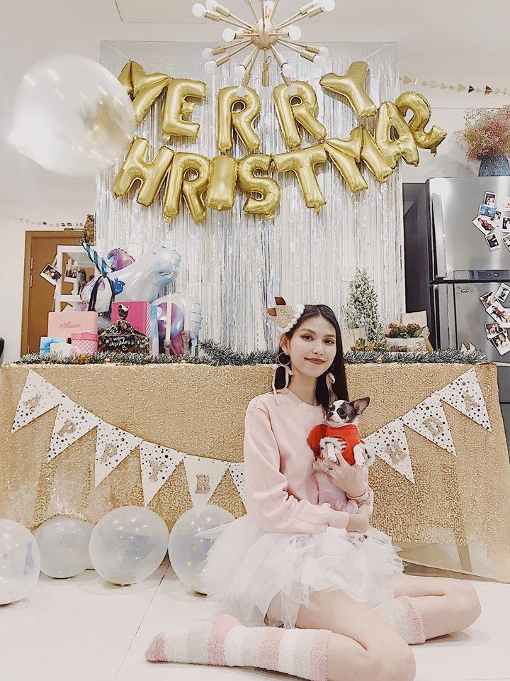 Hôn phu ngoại quốc mua 3 bánh kem cỡ lớn, giấu cả dây tiền 500.000 bên trong mừng sinh nhật Thùy Dương-3