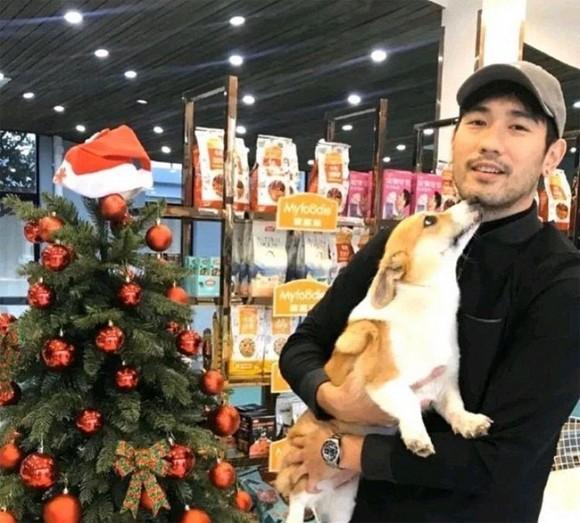 Ấm lòng trước hình ảnh hôn thê cùng gia đình 2 bên đón Noel đầu tiên xa Cao Dĩ Tường-2