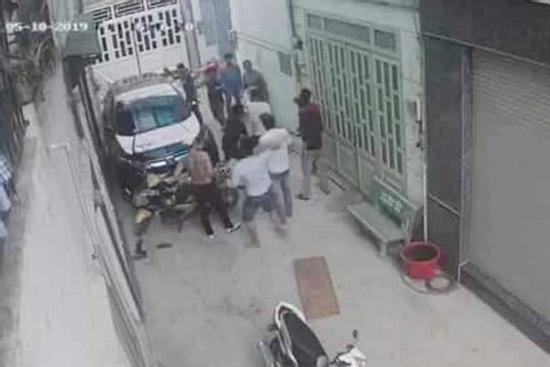 Mâu thuẫn sau tin nhắn 'Đừng làm cho chị giận nha cưng', một người bị đâm tử vong ở Sài Gòn