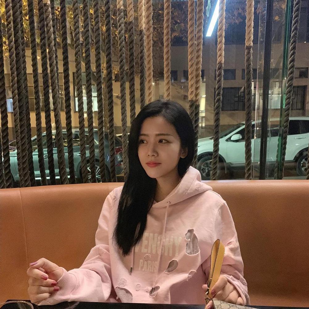 Mặt mộc căng bóng của em chồng Đông Nhi: nhan sắc cực phẩm tuổi 30 là đây-3