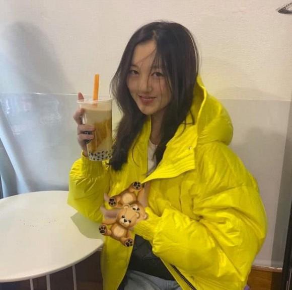 Không chỉ sành điệu, con gái 13 tuổi của Vương Phi còn gây sốt với chiều cao đáng ngạc nhiên-3