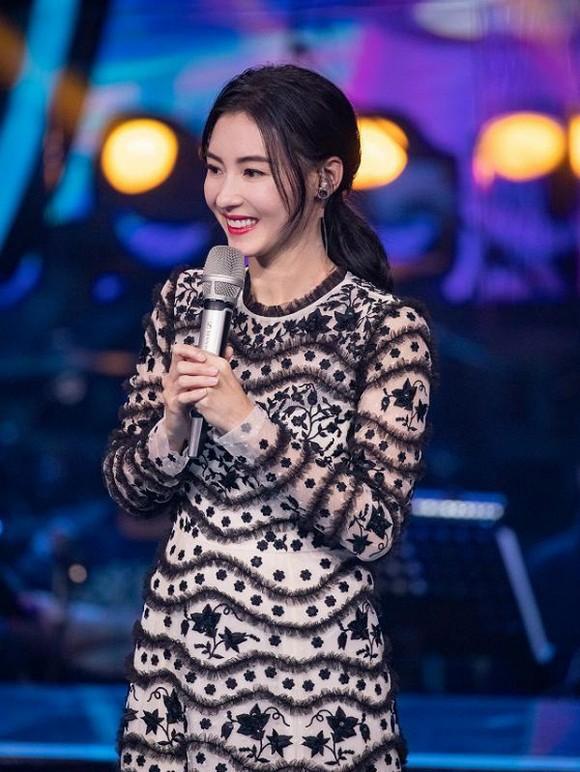 Trương Bá Chi khoe ảnh diện đồ bơi chứng minh đẳng cấp vóc dáng thượng hạng dù đã 3 con ở tuổi U40-3