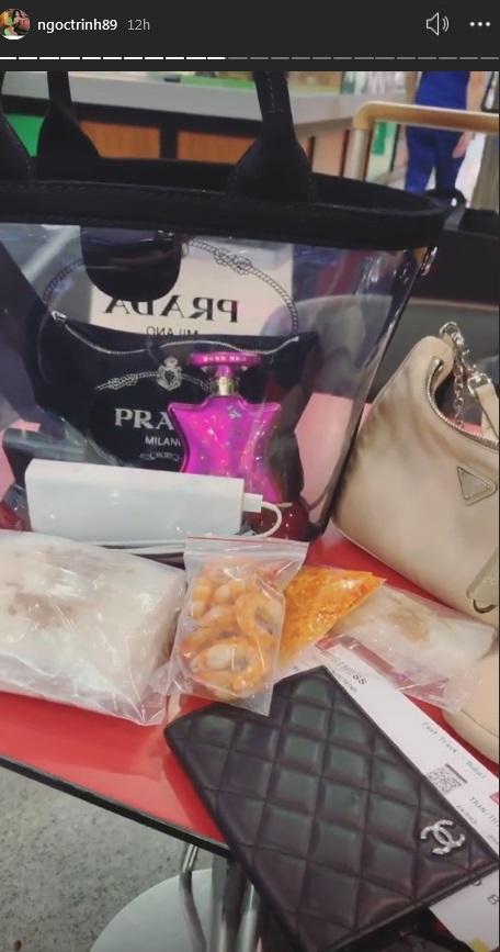 Chất chơi made by Ngọc Trinh: Mua túi hiệu 22 triệu đồng chỉ để đựng bánh tráng, tôm khô-3