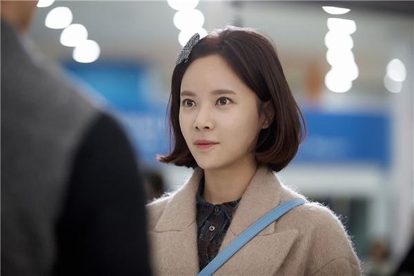 Hwang Jung Eum thực sự vươn lên hàng sao hạng A trong năm 2015 nhờ thành công vang dội của hai bộ phim truyền hình 