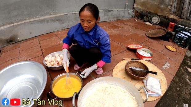 Làm bánh nhãn nhưng to như bánh rán, bà Tân Vlog làm ai cũng hoang mang ăn sao nổi-2