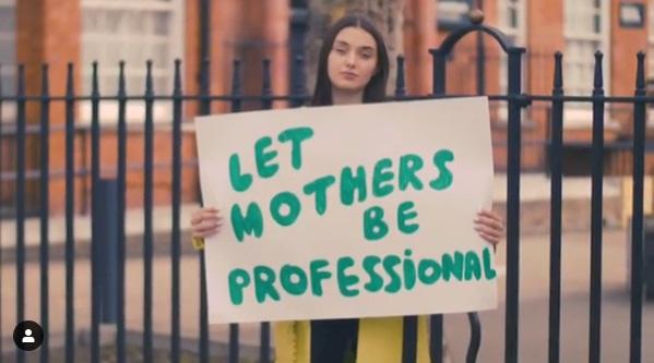 Bị tước quyền thi Miss World vì trót sinh con, phế hoa hậu Ukraine tới tận nhà chủ tịch Julia Morley biểu tình-2