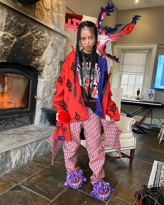 Phong cách độc lạ của cô gái Hàn thiết kế trang phục cho Billie Eilish-2