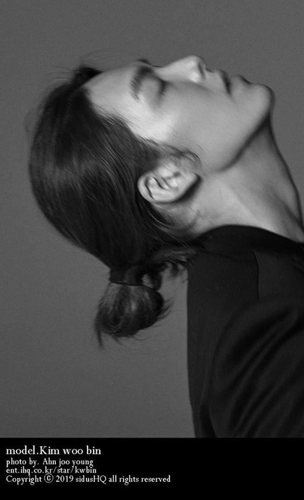 Kim Woo Bin khiến dân mạng ngất lịm với bộ ảnh đẹp ná thở, đặc biệt là mái tóc lãng tử-5