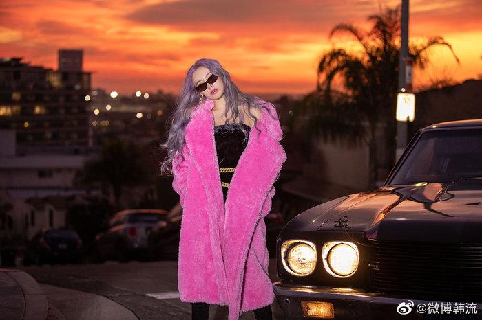 Tiên tử nháy mắt Park Jihoon được bình chọn là nghệ sĩ đáng mong đợi nhất tháng 12-5