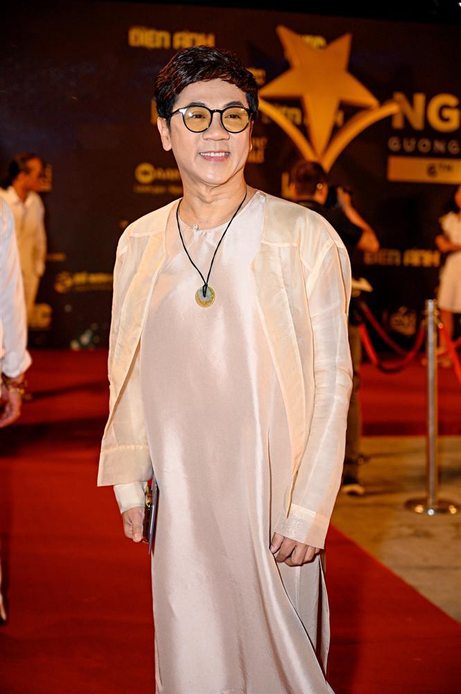 Chị em Nam Anh - Nam Em bế mèo không lông có giá bằng cả chiếc túi LV trên thảm đỏ Ngôi sao xanh-16