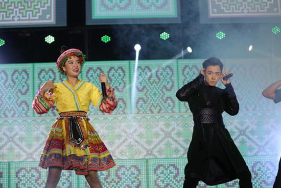 Ngô Kiến Huy, Hoàng Thuỳ Linh hát 'Để Mị nói cho mà nghe'