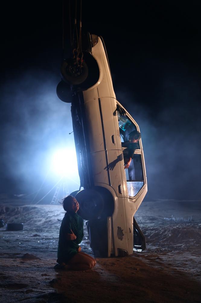 Trúc Nhân biến MV đẫm nước mắt của Miu Lê thành câu chuyện đòi nợ cuối năm cực hài hước-2