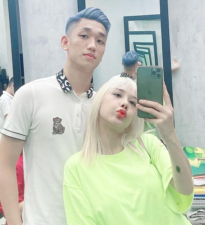 Trở lại luyện tập, Đình Trọng khoe quà và đồ ăn nhận được từ fan-5