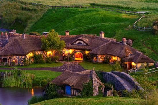 Bước vào ngôi làng Hobbit ở New Zealand