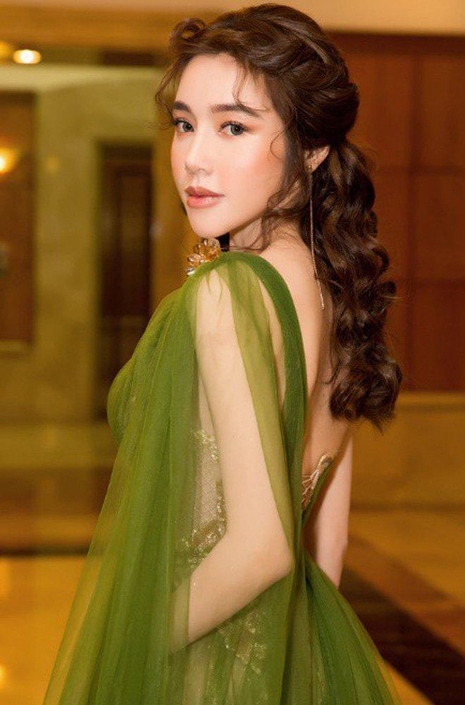 Lộ gương mặt khác lạ, Elly Trần vướng ngay nghi vấn dao kéo nhưng sự thật lại bất ngờ-12