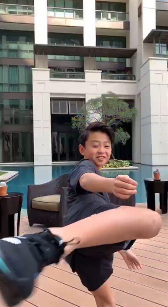 Bằng đi một thời gian, quý tử thứ 2 nhà Trương Bá Chi lớn phổng phao, đẹp trai khí chất không kém bố Tạ Đình Phong-3