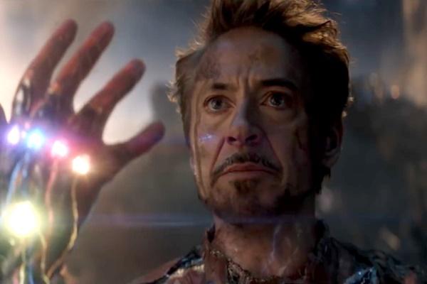 Robert Downey Jr. trong Avengers: Endgame: Màn chia tay của Robert Downey Jr. với vai diễn Người Sắt nói riêng và Vũ trụ Điện ảnh Marvel nói chung không chỉ đáng nhớ bởi cái kết dành cho nhân vật. Xuyên suốt bom tấn, Downey Jr. đã lột tả nhiều trạng thái cảm xúc khác nhau của Tony Stark trong trận chiến với Thanos (Josh Brolin), khi phải đối mặt với quá khứ, cũng như lúc nghĩ tới tương lai. Giờ thật khó để tưởng tượng ra ai đó sẽ thay thế Robert Downey Jr. nếu như Marvel Studios muốn “làm mới” Iron Man trong tương lai.