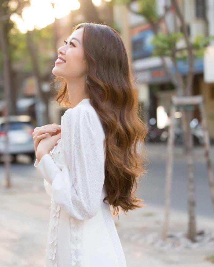 2 hoa hậu hot nhất lúc này: Khánh Vân - Lương Thùy Linh đụng một mẫu váy, vô tình hay hữu ý đều gây nhớ thương-2