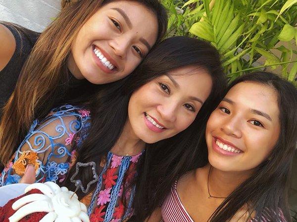 Khi Hồng Đào chụp hình bên hai con gái, đẳng cấp nhan sắc tuổi U60 là đây-3