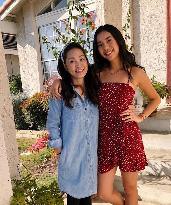 Khi Hồng Đào chụp hình bên hai con gái, đẳng cấp nhan sắc tuổi U60 là đây-4