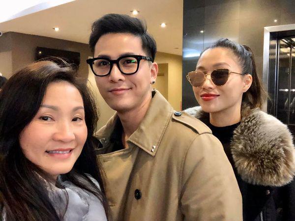 Khi Hồng Đào chụp hình bên hai con gái, đẳng cấp nhan sắc tuổi U60 là đây-6