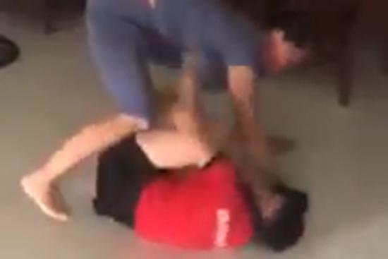 Hé lộ nguyên nhân mẹ chồng, con dâu túm tóc, giằng co, đánh nhau ngay giữa nhà