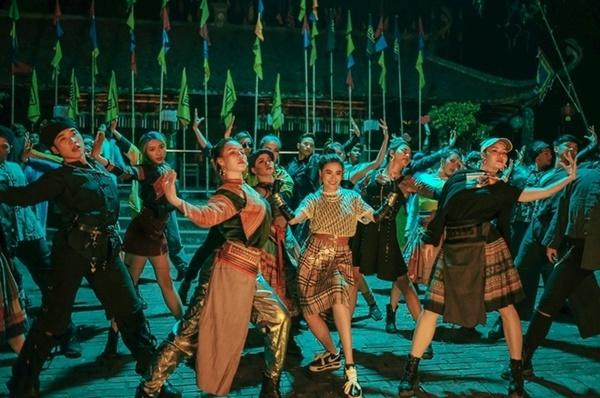 Những loại phụ kiện dẫn đầu xu hướng thời trang khiến sao Việt đua nhau sắm trong năm 2019-1