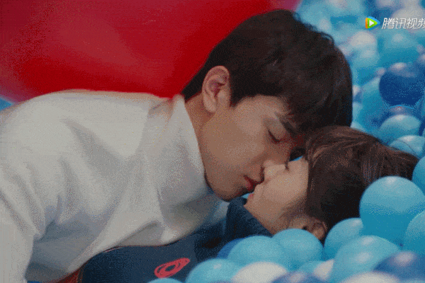 8 cảnh hôn đáng nhớ nhất trên màn ảnh Hoa ngữ 2019 như xát muối vào lòng hội FA-7