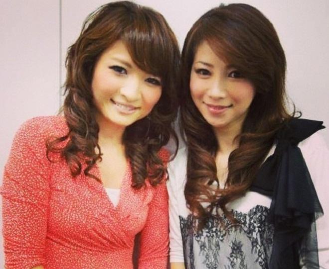 Đi xem phim, bà mẹ giật spotlight nhờ nhan sắc làm ai cũng lầm tưởng là bạn gái của con-4