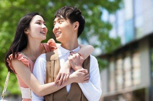 Nghe anh gọi điện cho cô gia sư, tôi phát cỗ cưới cho người ăn xin rồi hủy hôn-1